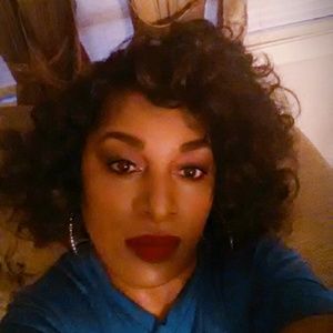 Meet your Posher, Makisha